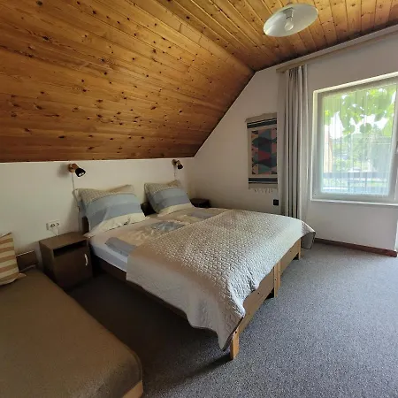 Liliom Apartament Balatonboglár
