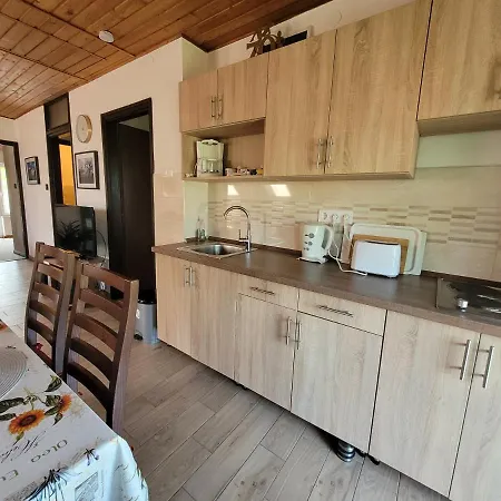 Liliom Apartament Balatonboglár