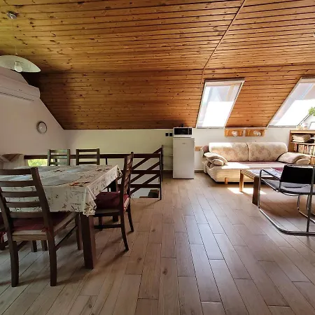 Liliom Apartament Balatonboglár