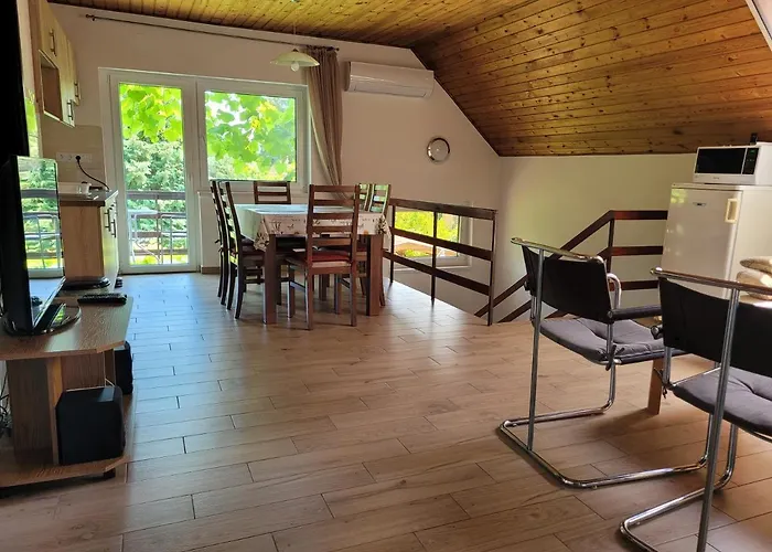 Liliom * Balatonboglár